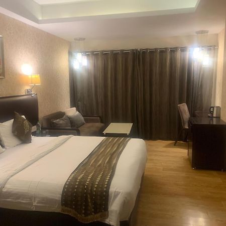 Nandan Kanan Hotel & Resort Sipra Luaran gambar