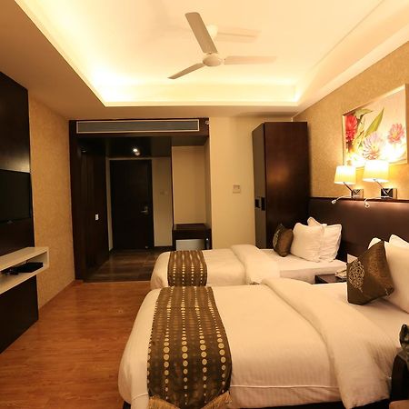 Nandan Kanan Hotel & Resort Sipra Luaran gambar