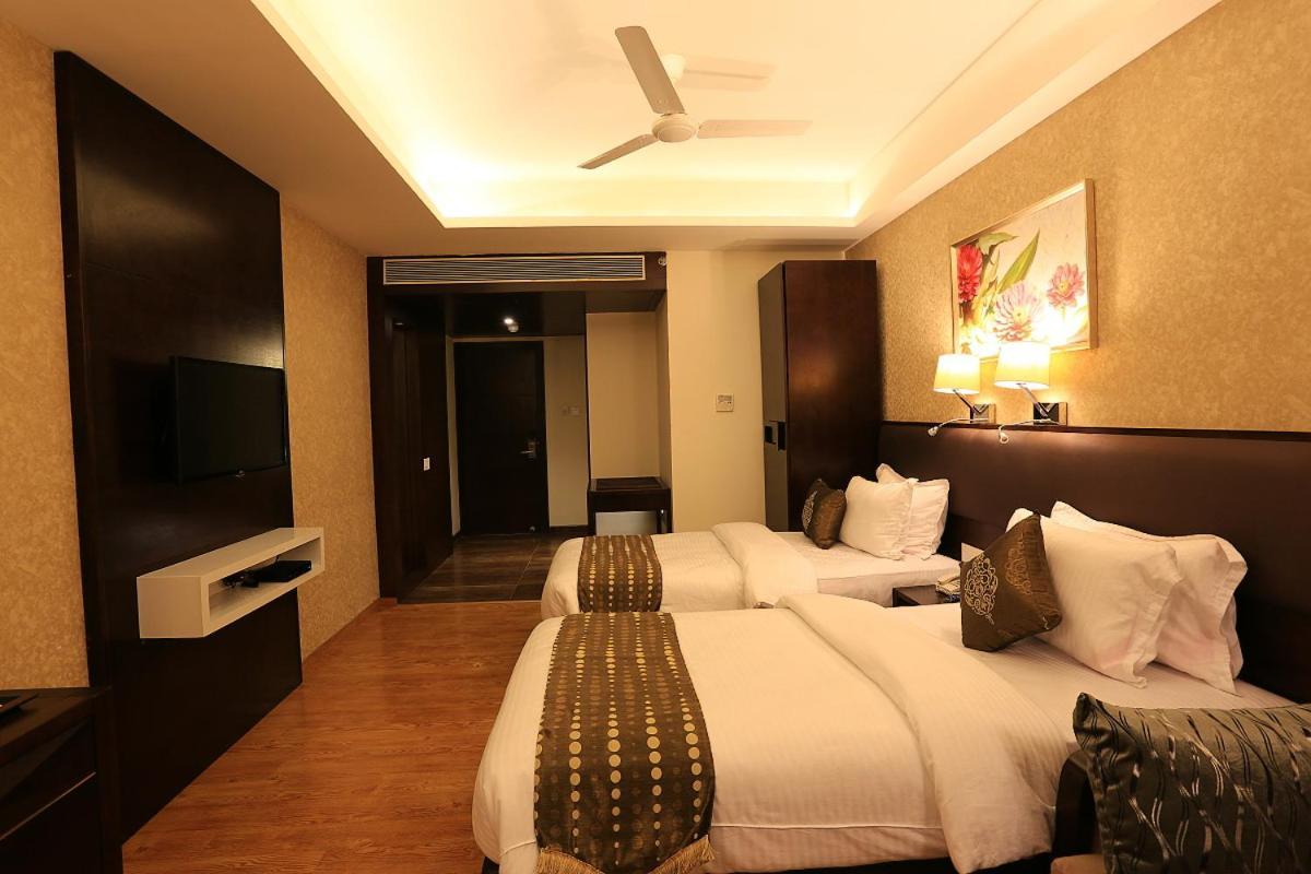 Nandan Kanan Hotel & Resort Sipra Luaran gambar