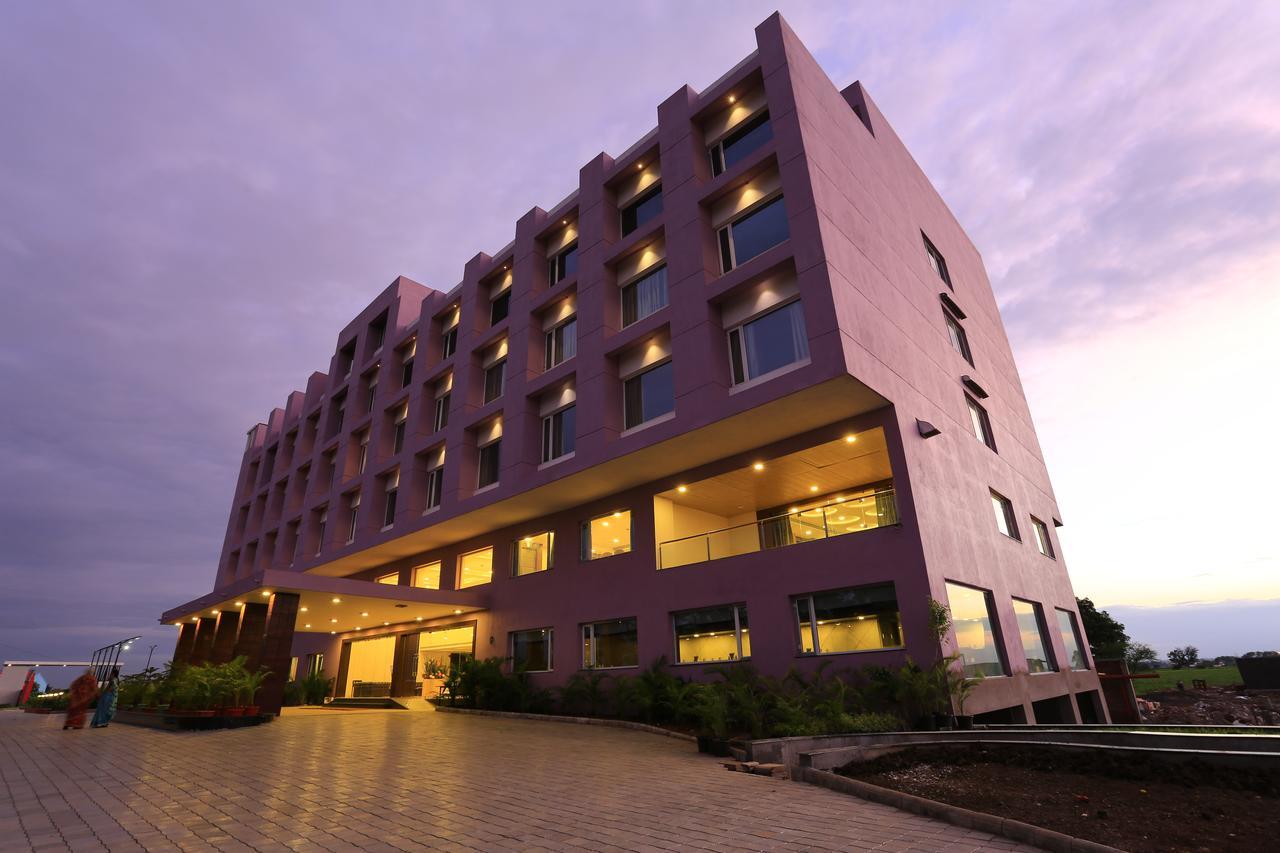 Nandan Kanan Hotel & Resort Sipra Luaran gambar