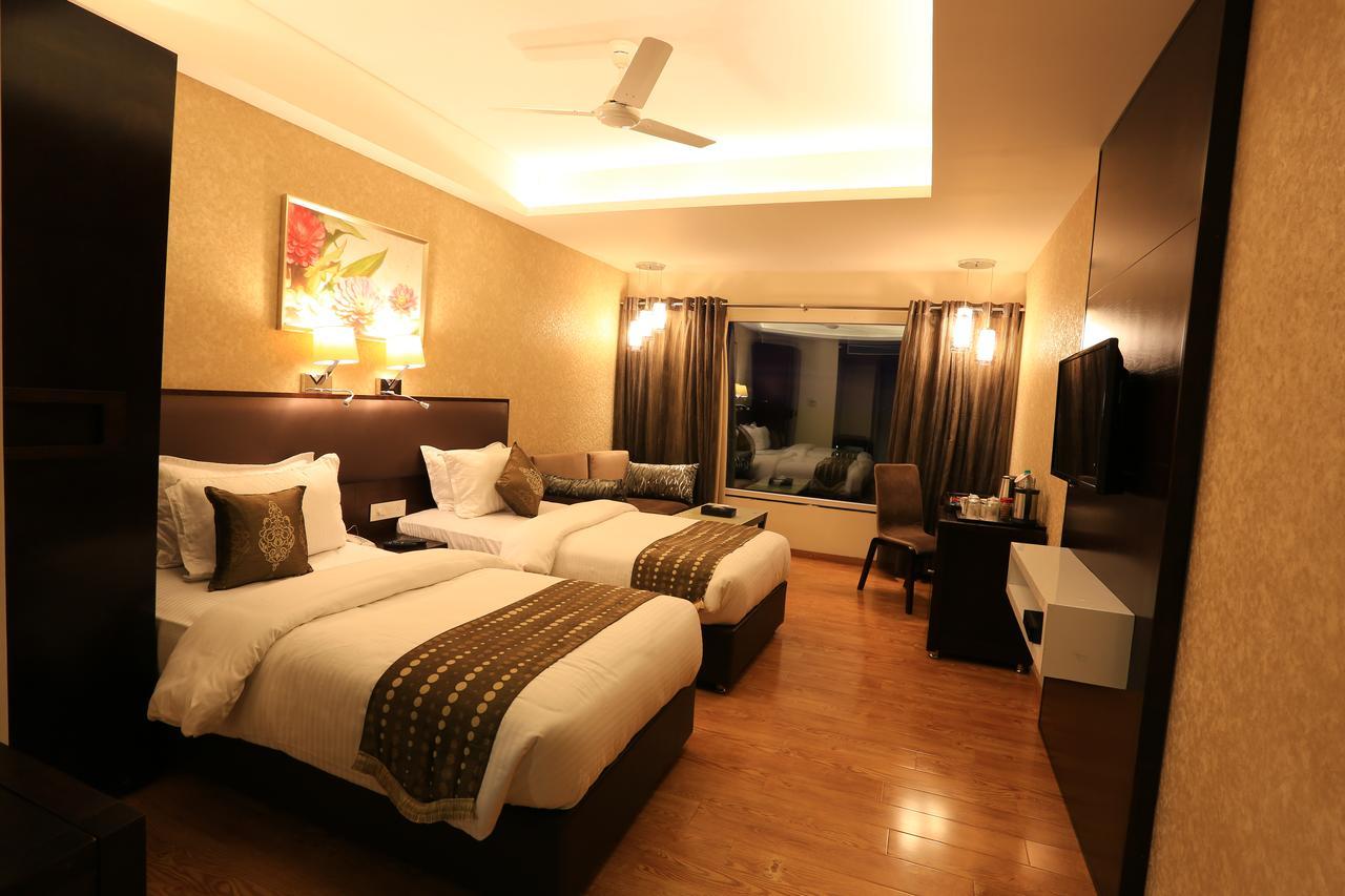 Nandan Kanan Hotel & Resort Sipra Luaran gambar