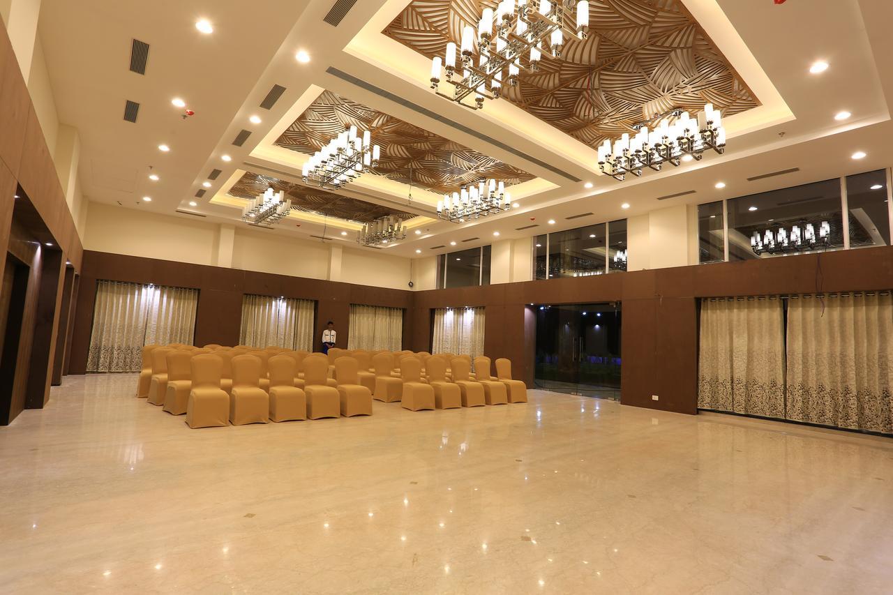Nandan Kanan Hotel & Resort Sipra Luaran gambar