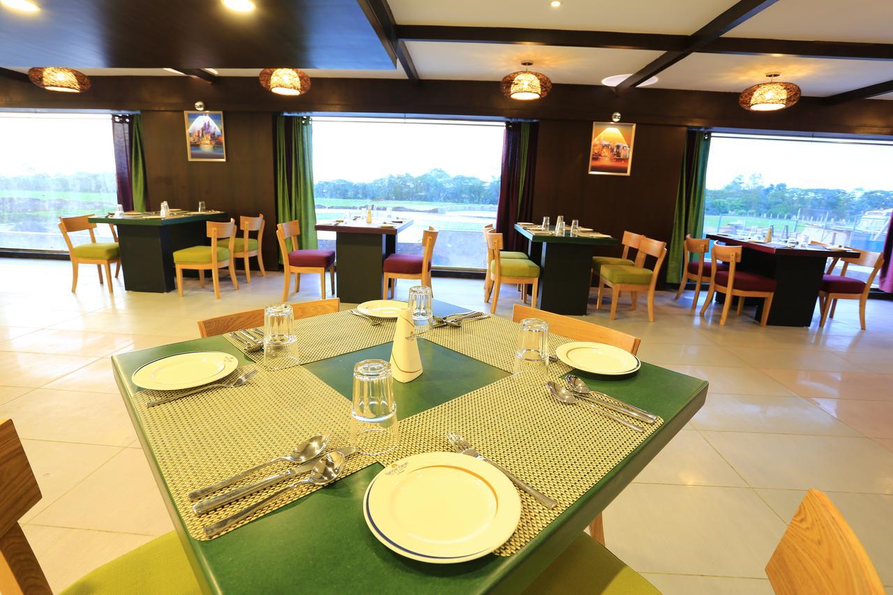 Nandan Kanan Hotel & Resort Sipra Luaran gambar