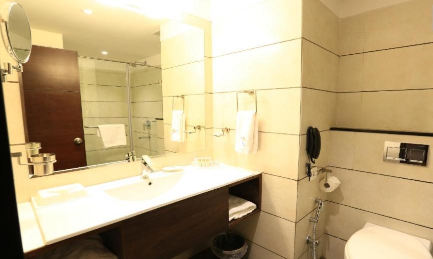 Nandan Kanan Hotel & Resort Sipra Luaran gambar